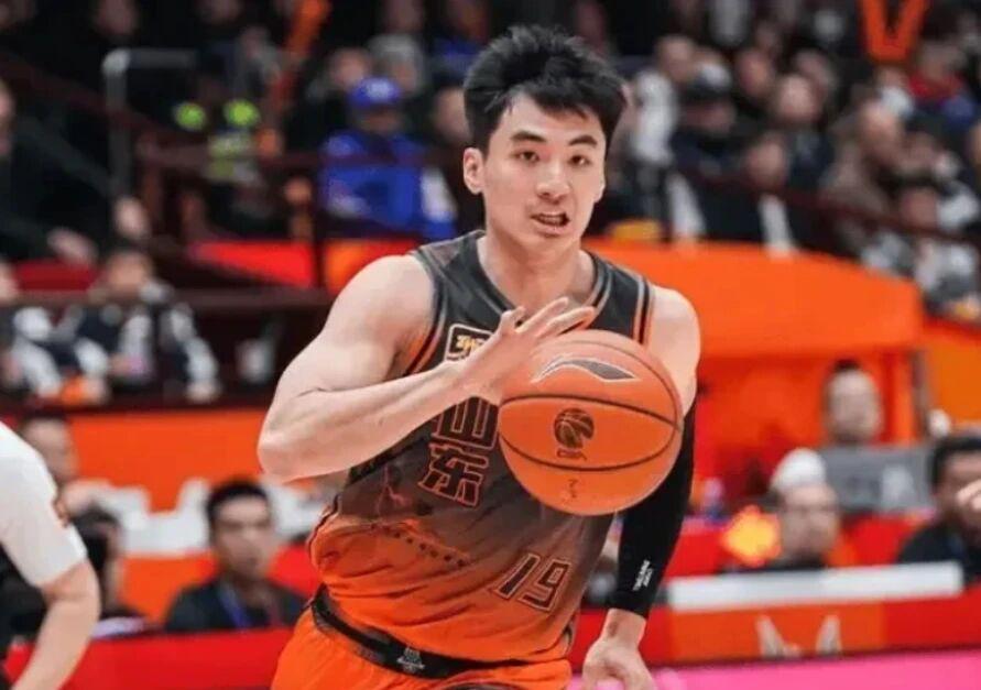 上海洛夫顿怀特塞德受伤,辽宁锁定季后赛,山东于德豪赛季报销